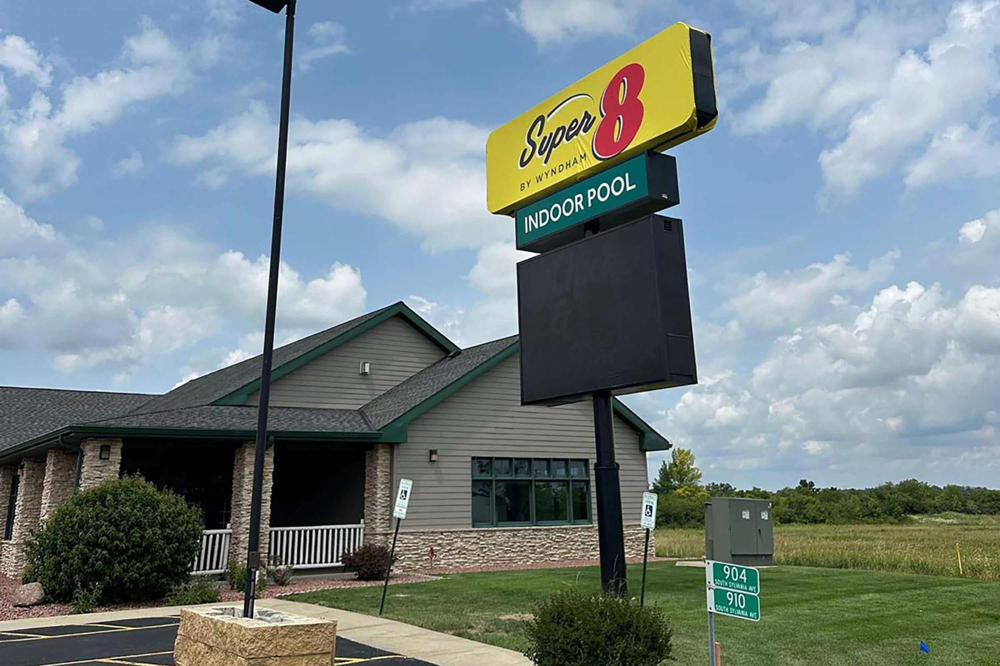 Super 8 By Wyndham Sturtevant Racine Exterior foto